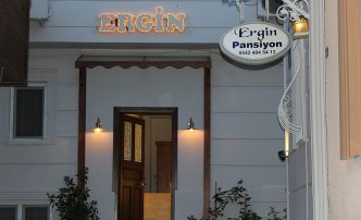 Ergin Pansiyon: Bozcaada Otelleri Arasında Sakin ve Samimi Bir Konaklama Noktası